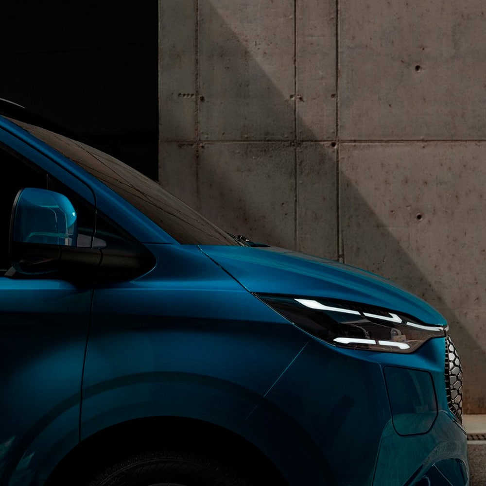 ford hybrid_electric eu Small_Card_Electric_Van 1x1 1000x1000 side view transit custom